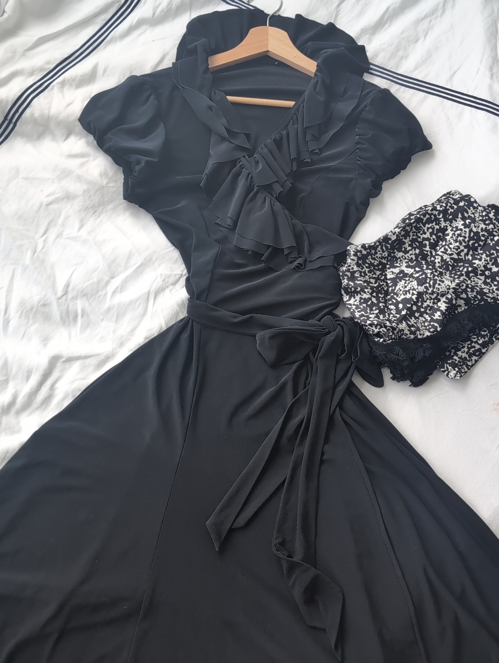 Lauren Ralph Lauren Black Wrap Dress | Size 8 | Ruffle Neckline